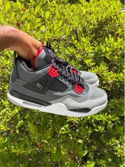 Jordan 4s for sale size 10 110$
