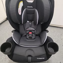 Like New Evenflo Slim 4-in-1 Convertible Car Seat 
