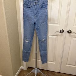Levis High Super Skinny Jean Size 25