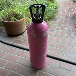 Noz Tank