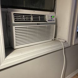 LG Air Conditioner 