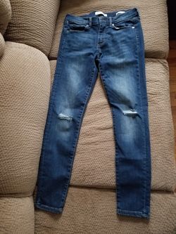BANANA REPUBLIC