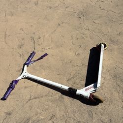 District trick scooter