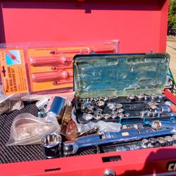 Craftsman Tool Box With Tools 