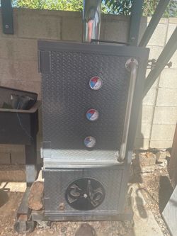 Vertical smoker
