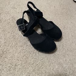 Black Wedges 