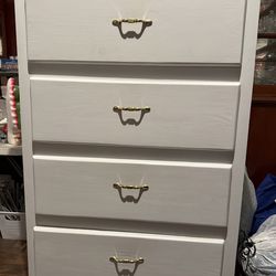 4 Drawer Wood Dresser (white)
