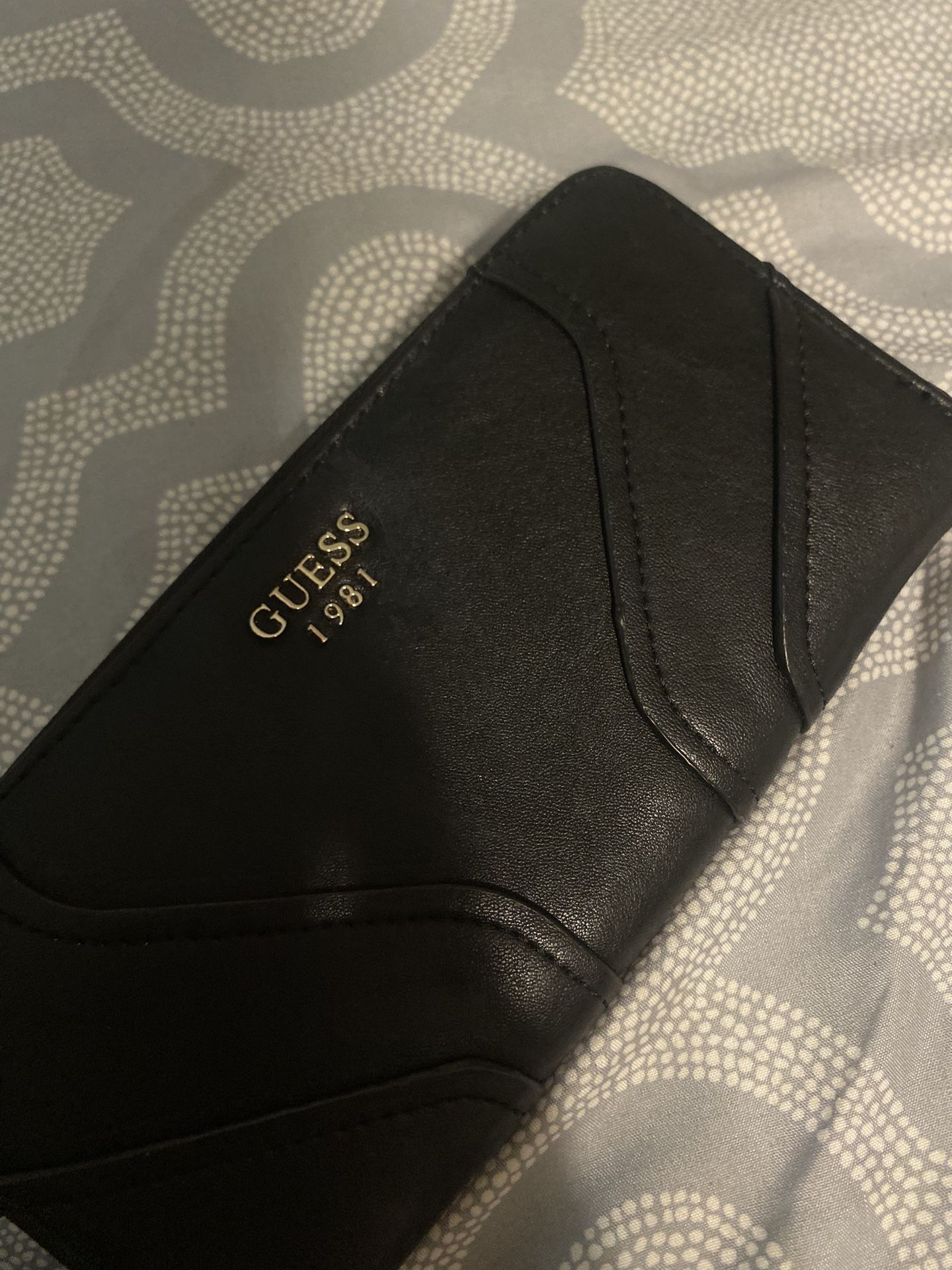 Guess Wallet 