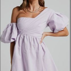 $50✨️💞Area Stars Dress. Size M/L💞✨️