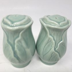Lotus Salt Pepper Shakers Metlox Poppytrail Vintage Jade Green Cabbage Flower