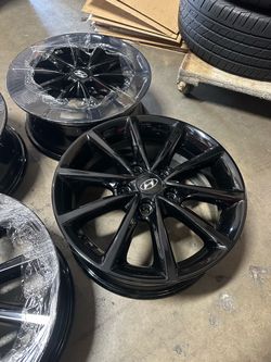 16” Hyundai rims gloss black firm price,,,