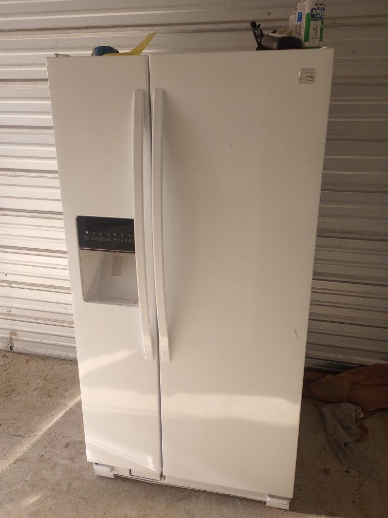 Whirlpool 18 Cubic Foot Refrigerator 90 Day Warranty Free Delivery Vancouver Area
