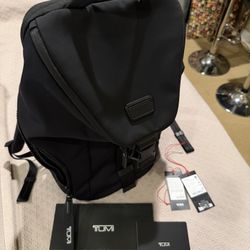Brand New Tumi Vassar Flap Backpack DFO Tahoe With Original Receipt And Warranty Card For Sale! Rare Find.