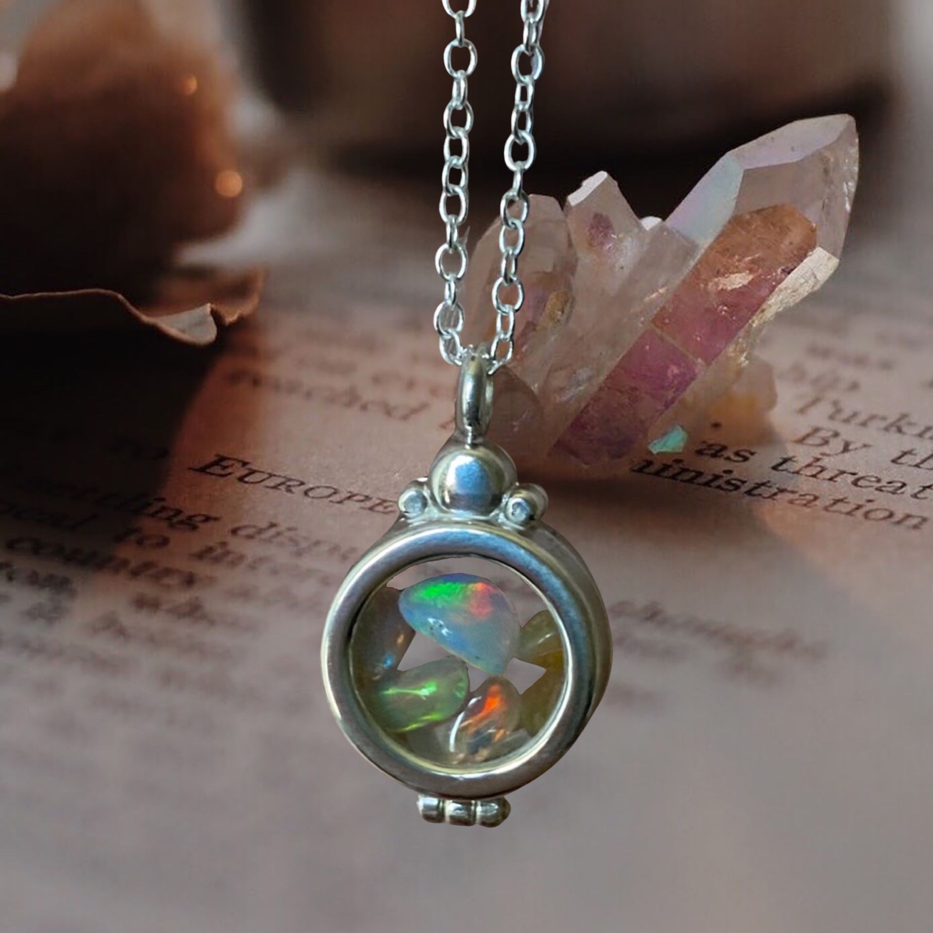Genuine High Quality Opals Inside Solid 925 Sterling Silver Glass Locket. 