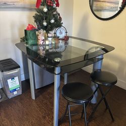 Kitchen table & 4 Chairs NEED GONE ASAP!!