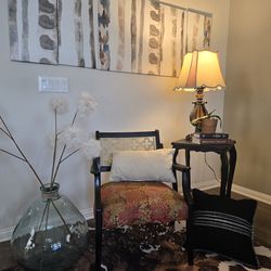 Vintage style Accent Chair & Table