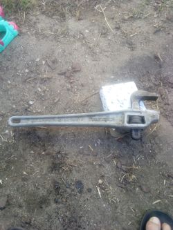 Rigid Offset Pipe Wrench