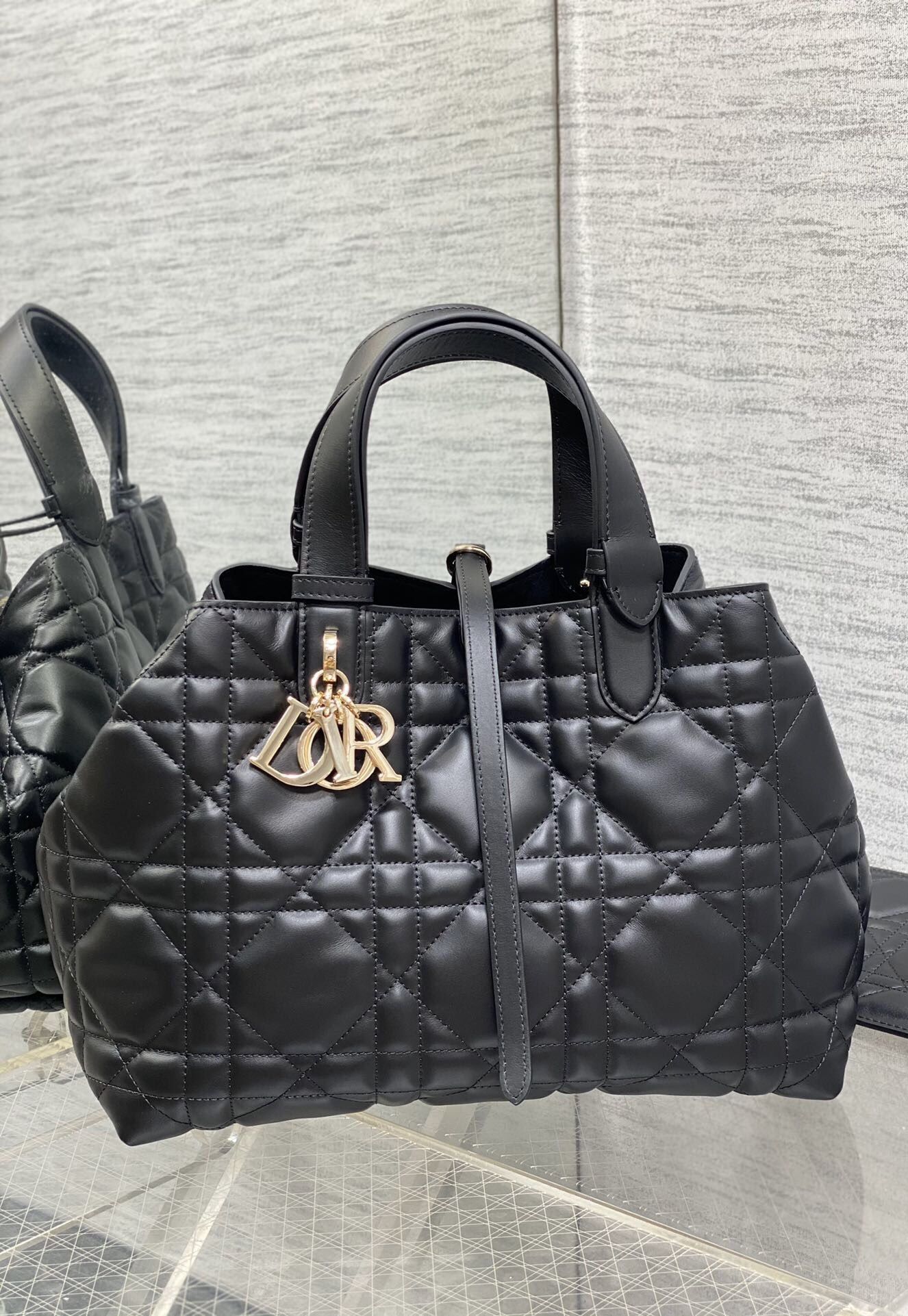 Dior black diamond handbag, elegance never out of style(142)58