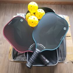 Pickleball Paddles Set of 2 NEW !!! 4 balls plus Bag Fiberglass surface