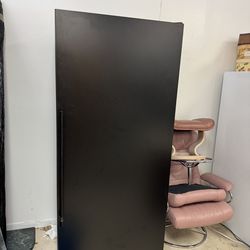 Vinotemp 300-Bottle Garage Wine Cooler with Dual Zone Cooling & Digital Control Panel - Excellent Condition - Retail: $3300