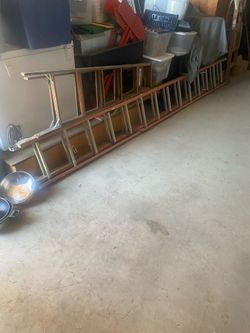 28 Foot Fiberglass Extension Ladder