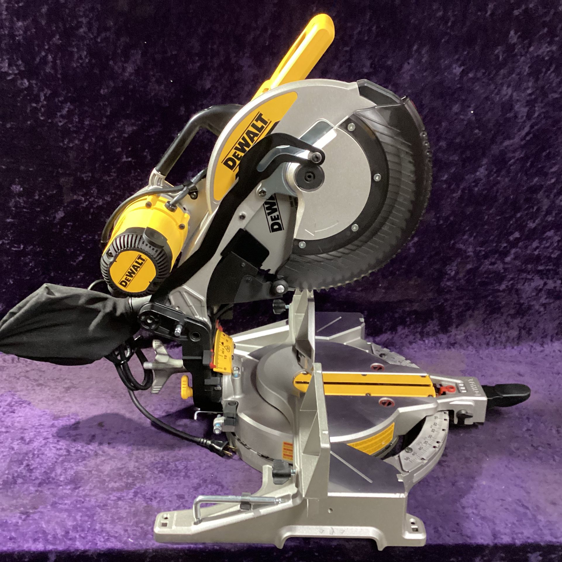 🧰🛠DEWALT 15 Amp Corded 12” Compound Double Bevel Miter Saw LIKE NEW!(MISSING CLAMP)-$270!🧰🛠