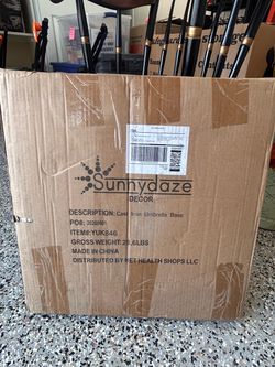 NEW Sunnydaze Cast Iron Patio Umbrella Base – Heavy Duty – Model YUK-846. Bass para sombrilla de patio.