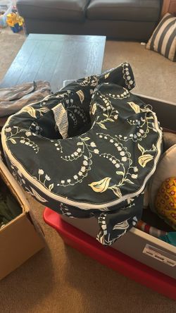Breast feeding pillow