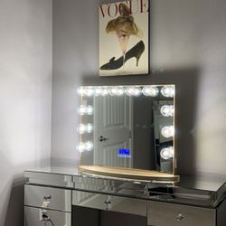 Hollywood Glow Plus Gold Vanity Mirror Plus Vanity