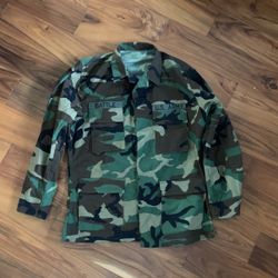Men’s US Army coat  NEW (Medium) 
