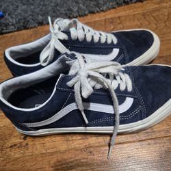 Barely Worn Men’s Vans Sneakers