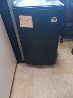 Dorm Refrigerator ex large excellent . Warranty . Delivery available . 2203 Fowler st. Ft. Myers 33901