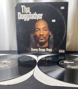 Snoop Doggy Dogg Tha Doggfather 1996 First Press Vinyl 2 x 12” INT2-90038 (Rare Collectors Item!)