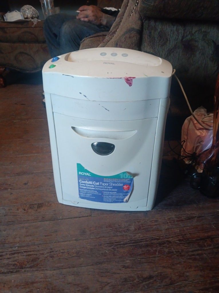 Royal Paper Shredder