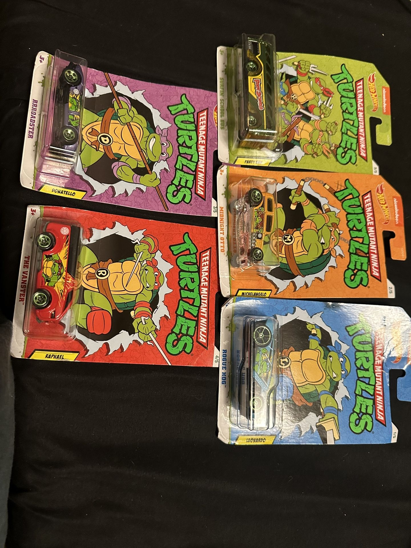 Hot wheels/TMNT SET OF 5