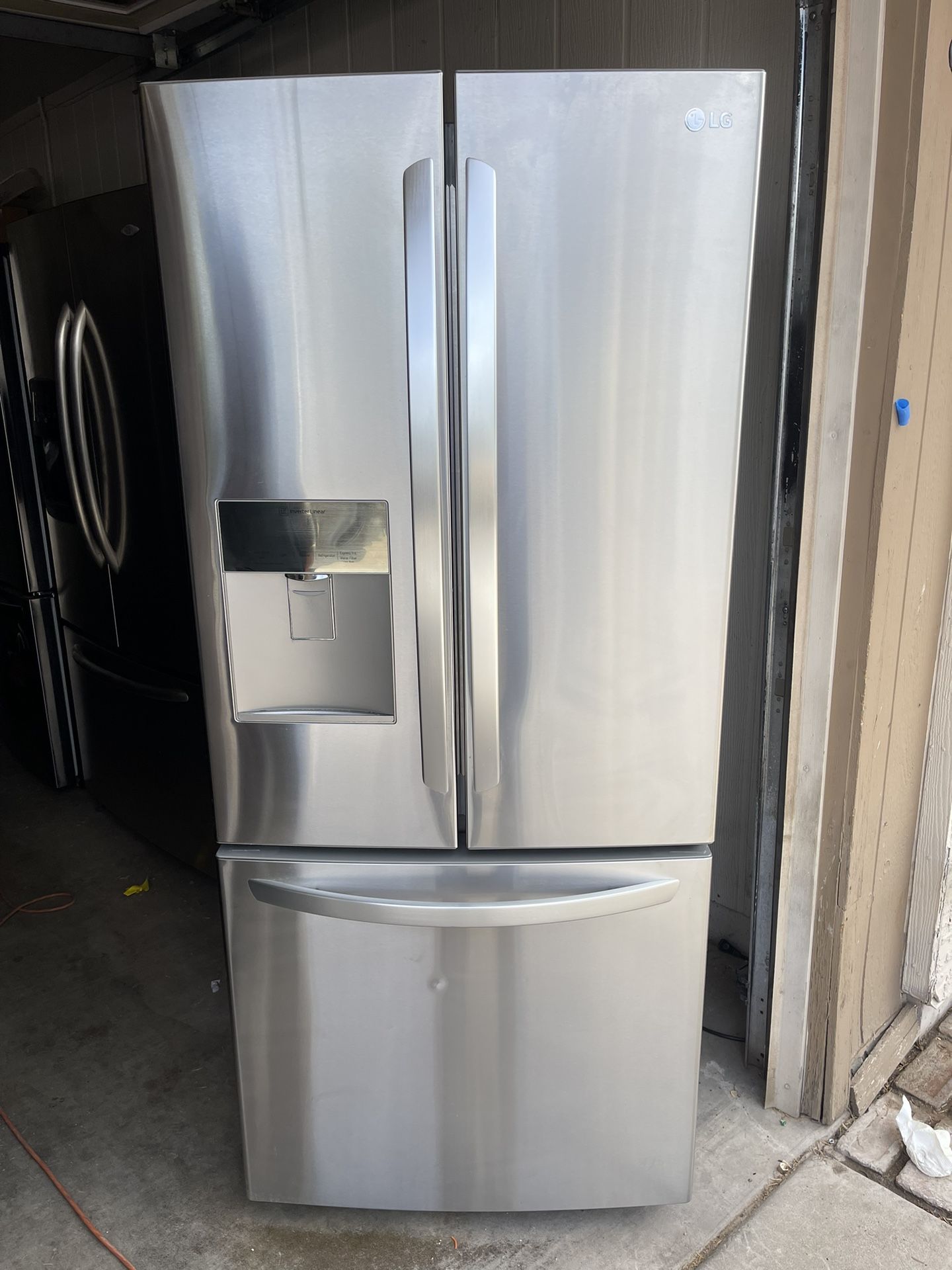 LG Refrigerator 30in Wide Stainless Steel