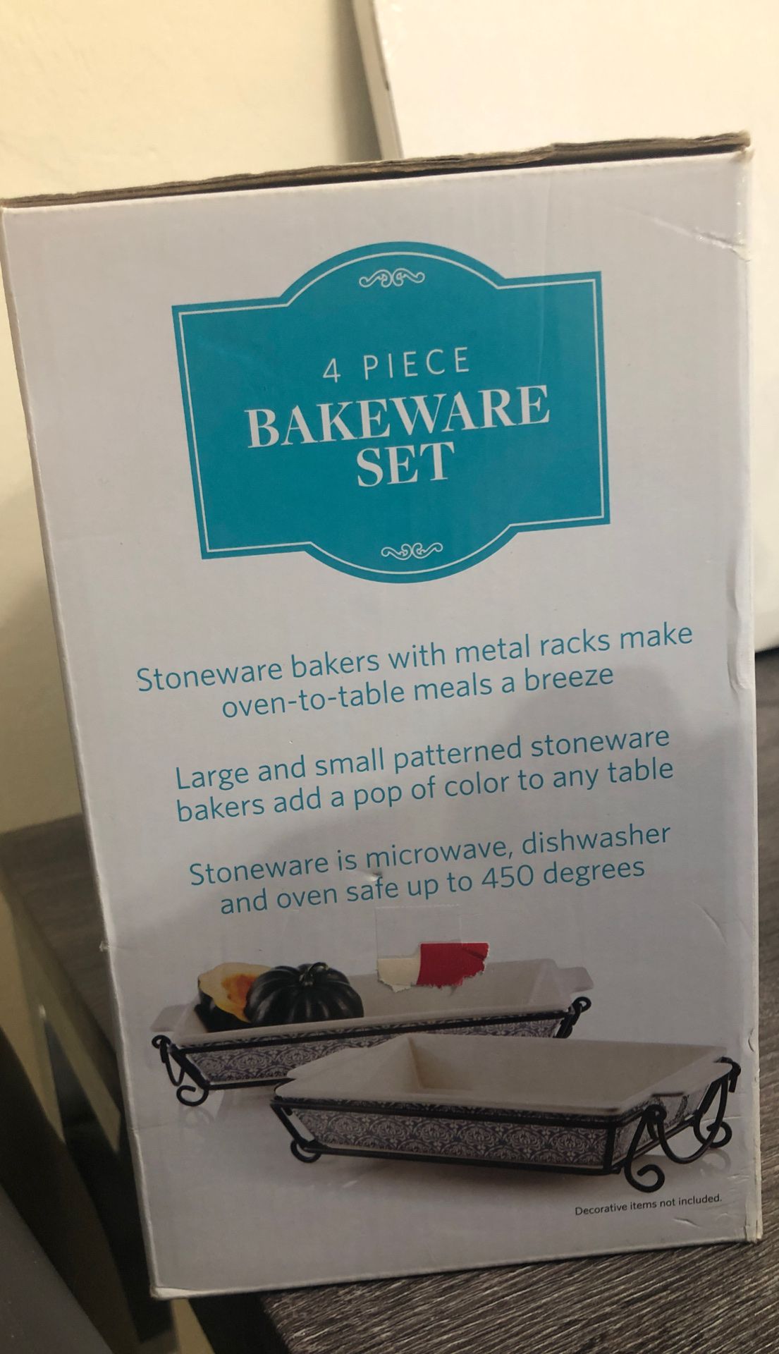 4-pc Bakeware set NEW