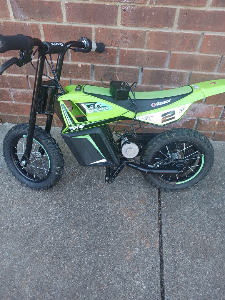 Electric Dirtbike. Up To Age 8yrs Old. With Charger