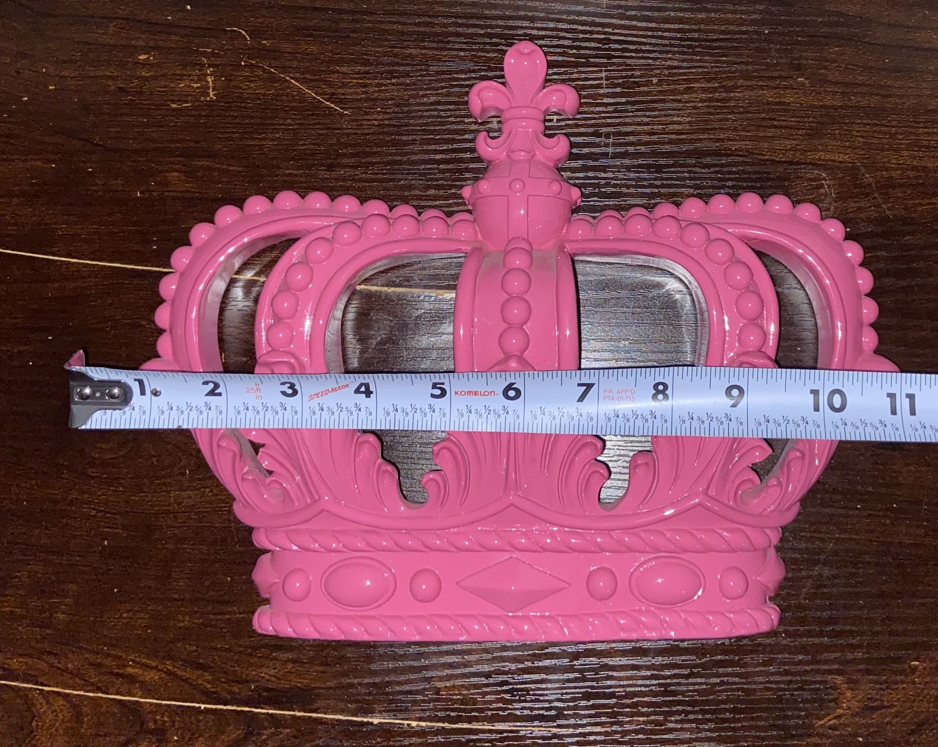 PINK CROWN WALL DECOR FROM HOBBY LOBBY for Sale in Wahiawa, HI OfferUp