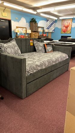 💥HUGE Blowout Furniture Sale💥 Brand New Gray Daybed W/ Trundle! $50 Down Takes It Home Today!