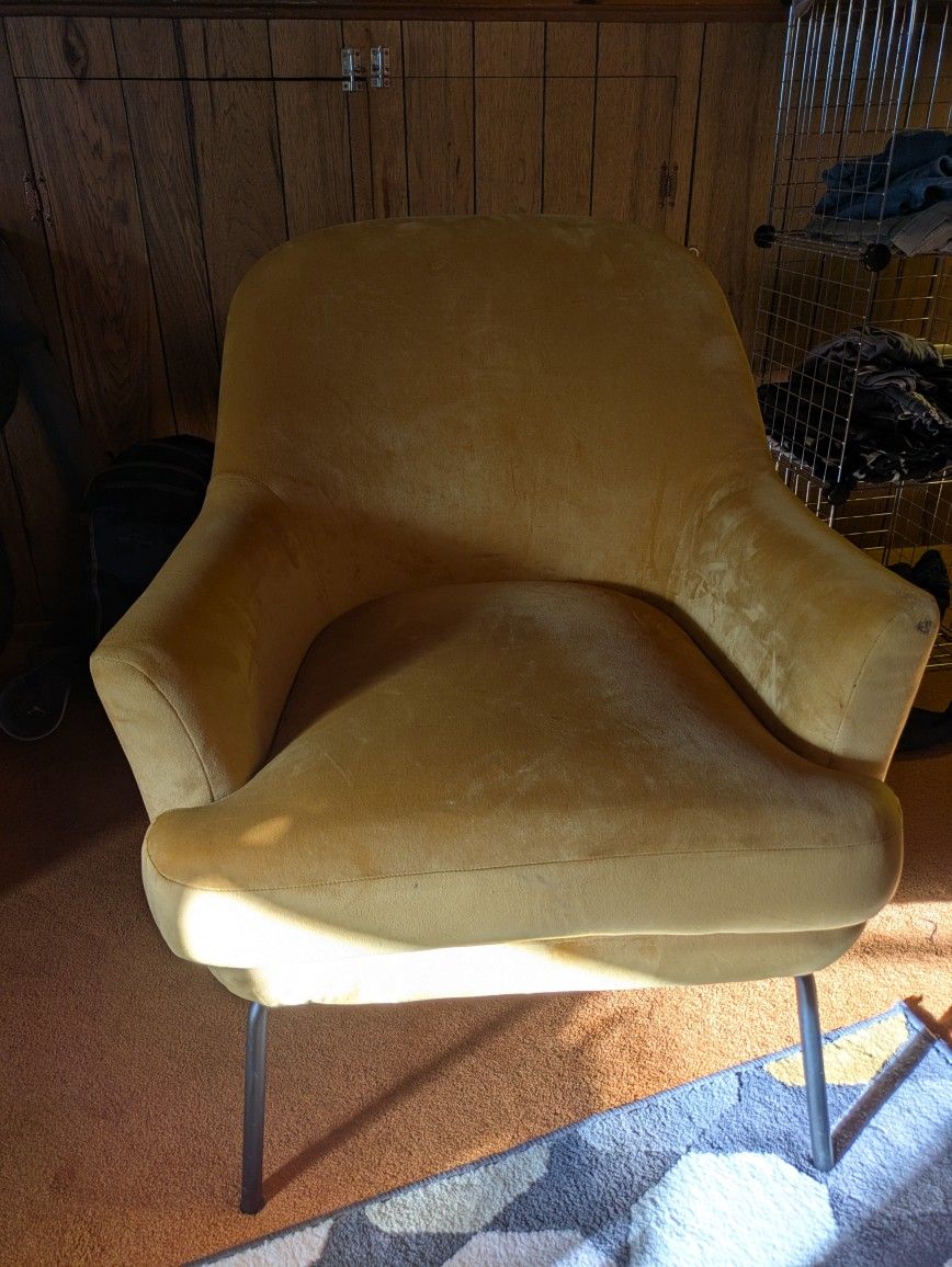 Dericka Accent Chair