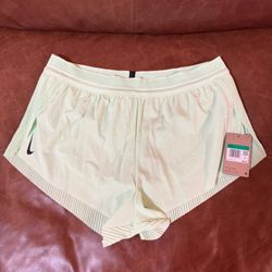 XL Women’s Nike Aeroswift Shorts