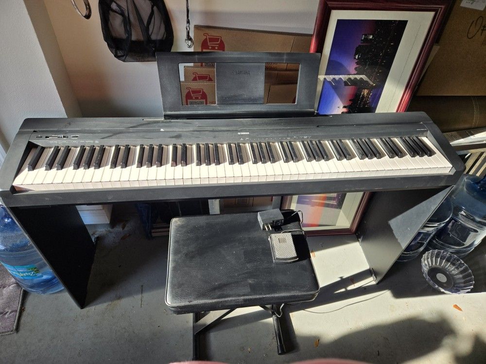 Yamaha Electric Keyboard With Chair