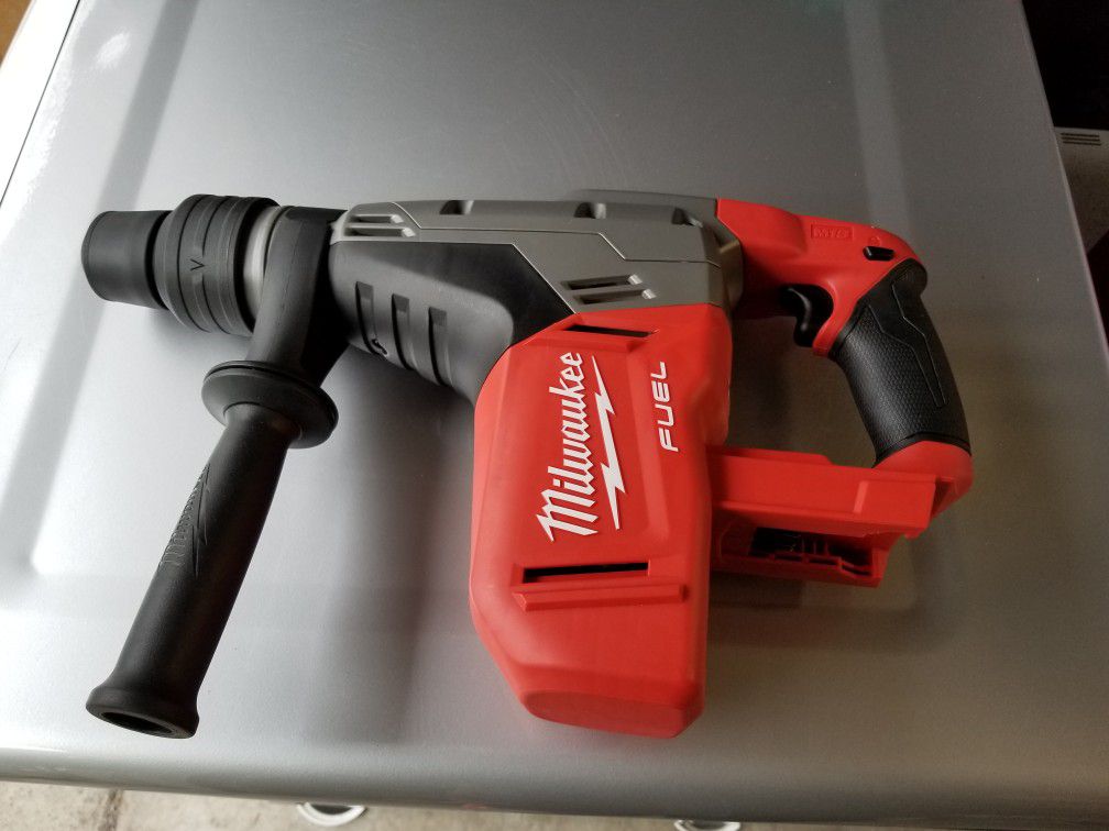 Milwaukee M18 FUEL 18-Volt Lithium-Ion Brushless Cordless 1-9/16 in. SDS-Max Rotary Hammer (Tool-Only). Brand new