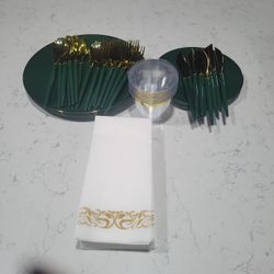 Friendsgiving Table Setting For 10