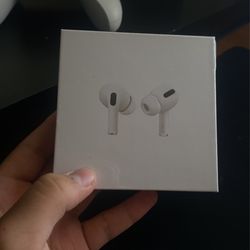AirPods Pro Gen 1 (SEALED)