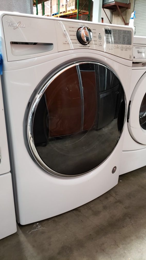 LIKE NEW ! WHIRLPOOL 2018 STEAM WASHER