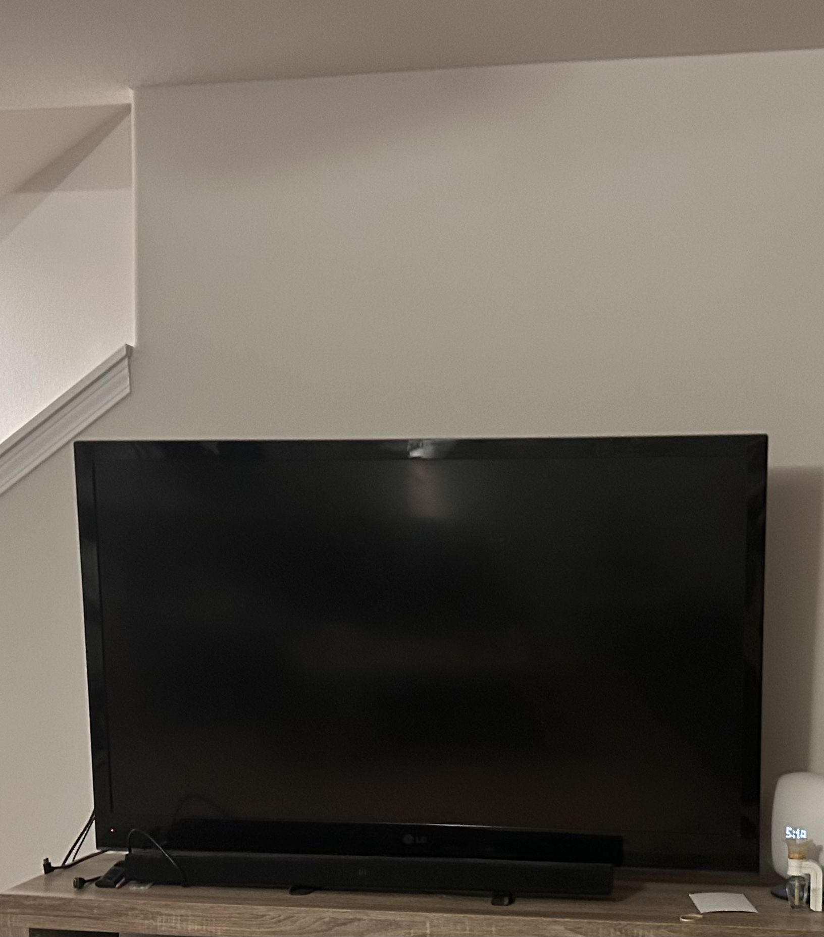 50” Inch Lg Tv