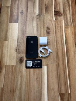 📱 iPhone SE | 128GB | Black | Unlocked (Any Carrier)