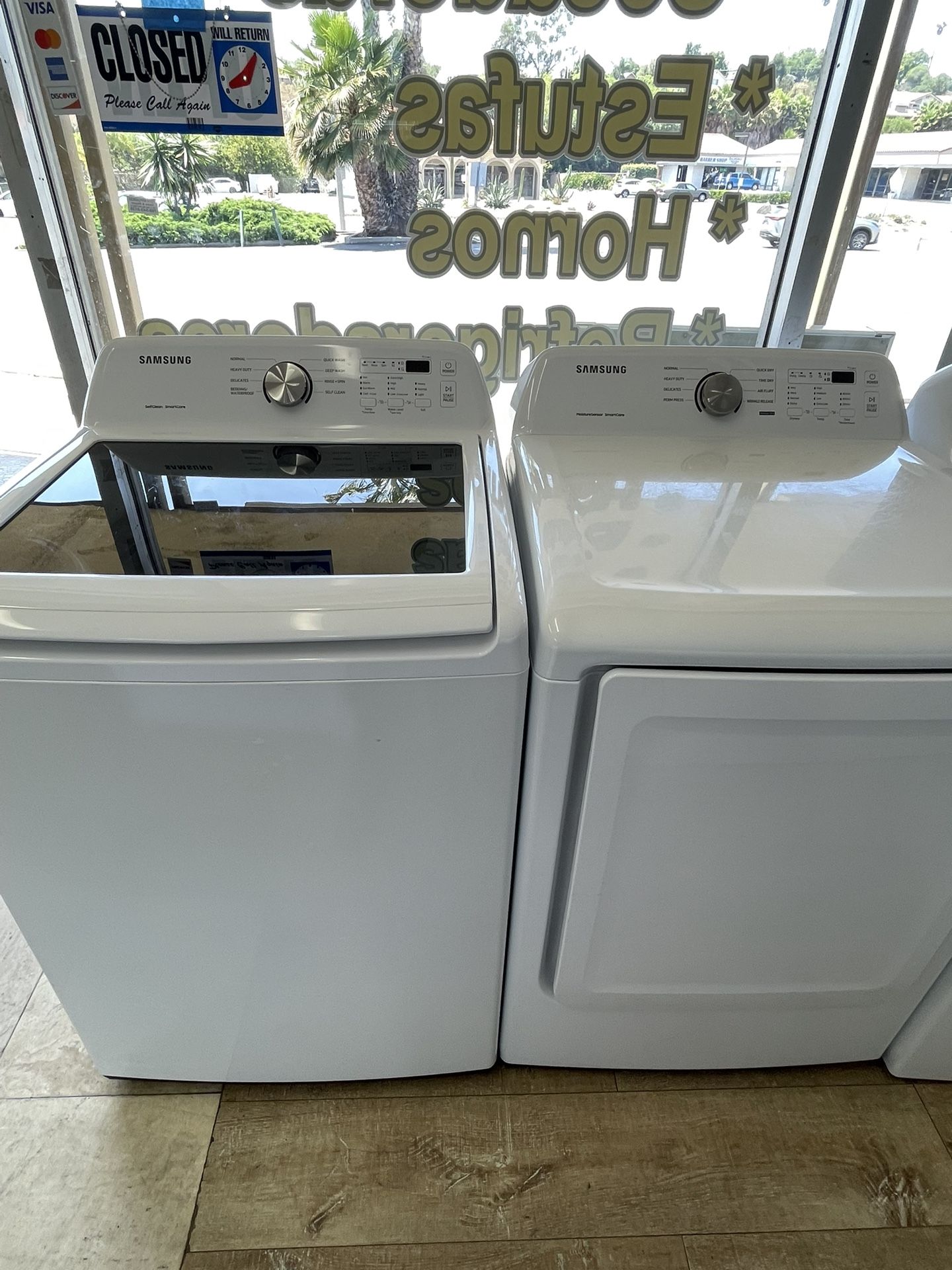 Samsung Gas Dryer And Washer Set In Excellent Condition